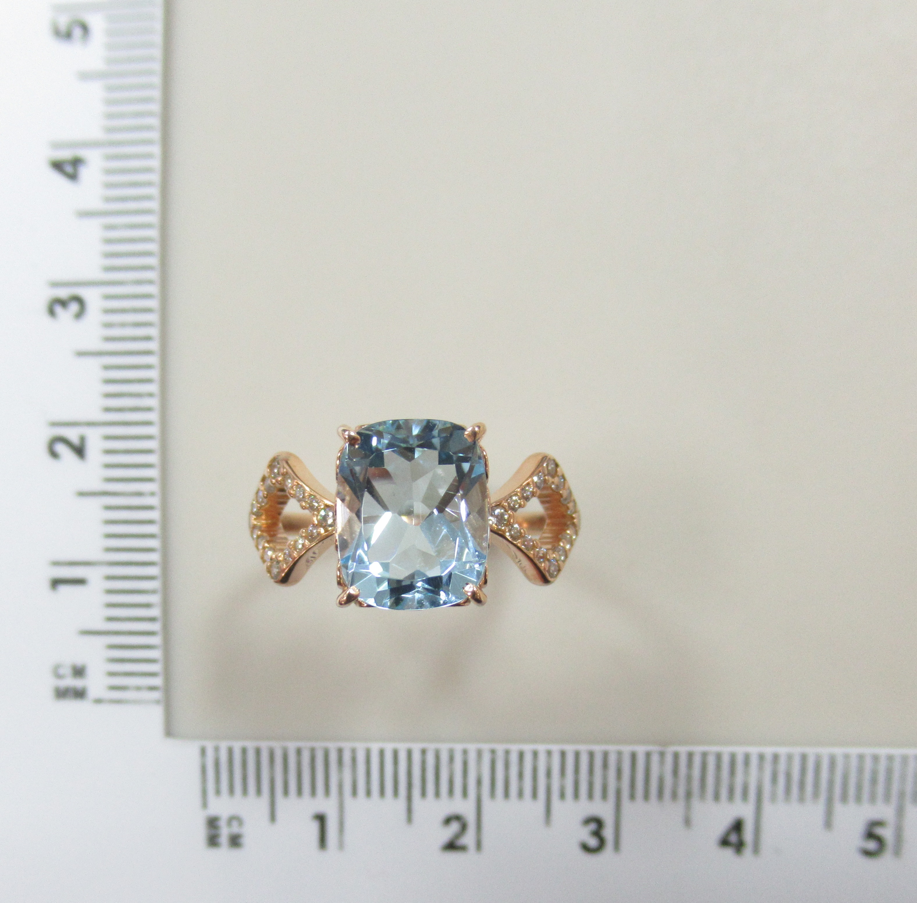 Серебряное кольцо с топазом